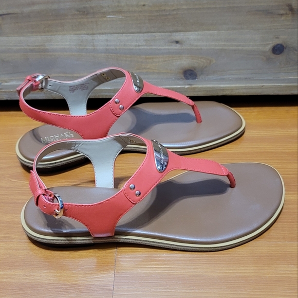 Michael Kors Sea Coral Thong Plate Sandals - Picture 3 of 7